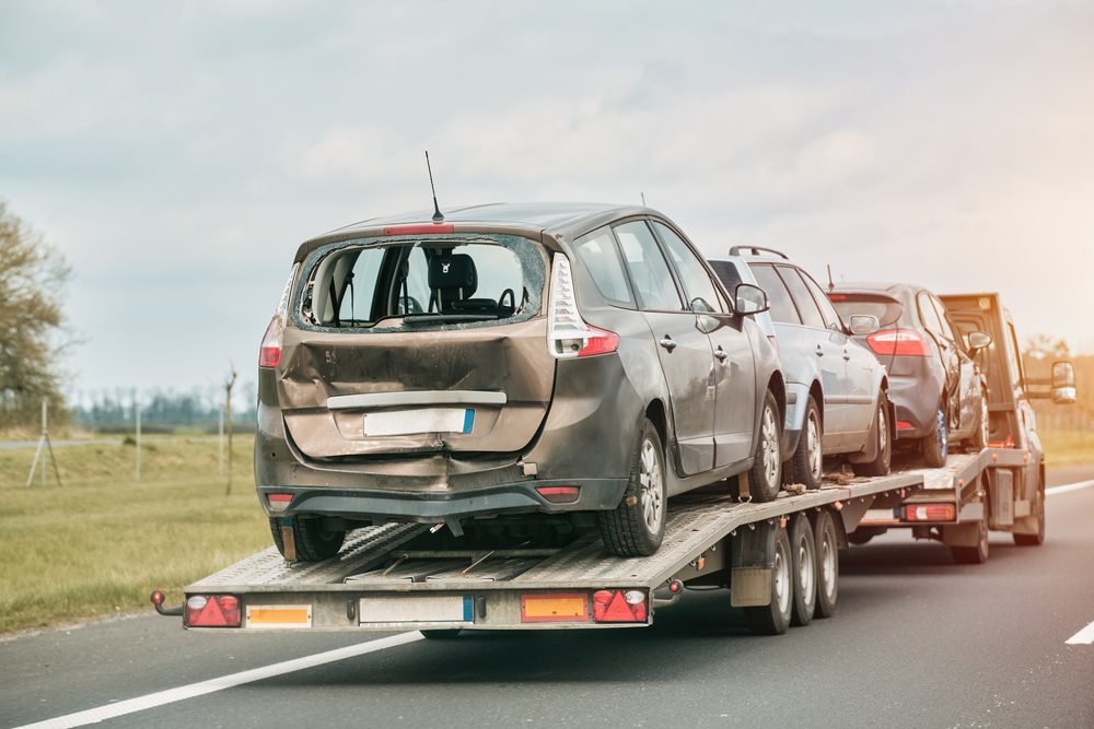 Car removal service for a damaged vehicle